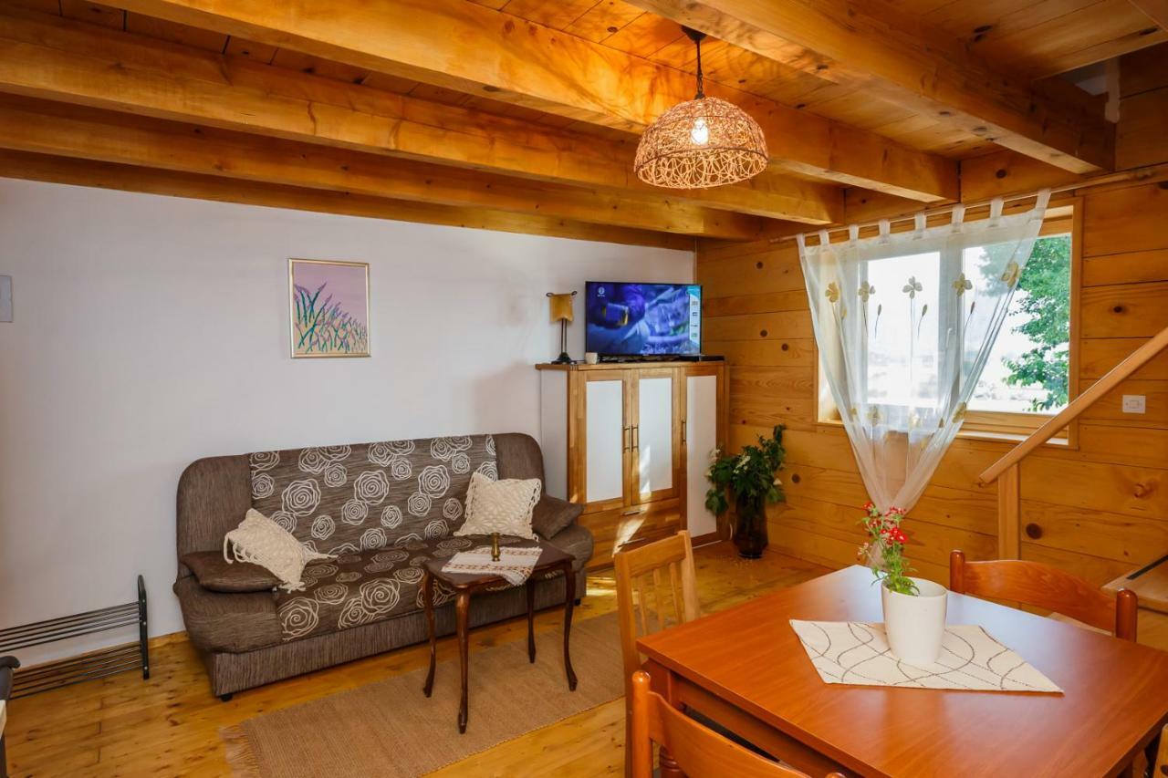 Beautiful Cottage With Heated Pool For 22 Ppl Plaski Экстерьер фото